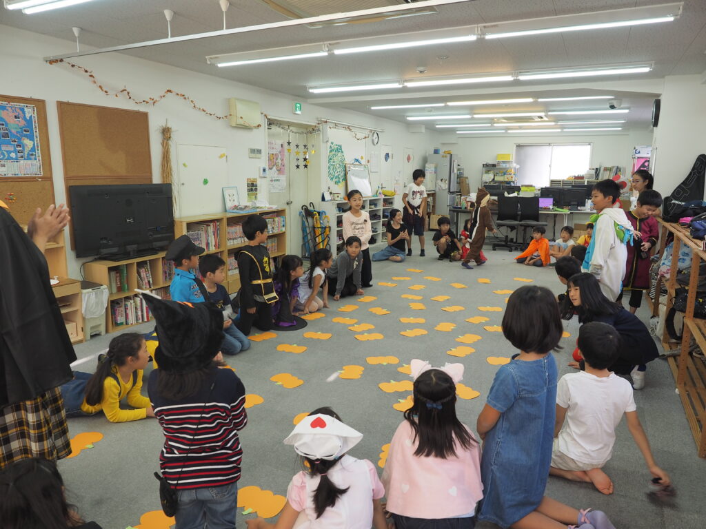 子供たちがゲームを行っている様子